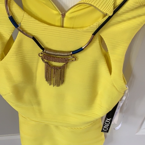 - New yellow cutout pablum top - Picture 7 of 7